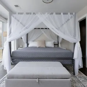 Holiday home Modern Townhome, Large Game With Ping Pong, 10min To Downtown! Sleeps 12!, Nashville